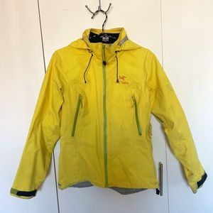 ARC'TERYX Banana Yellow Waterproof Hooded Shell